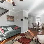 Cozy Semi Detached Home In Ne Dc